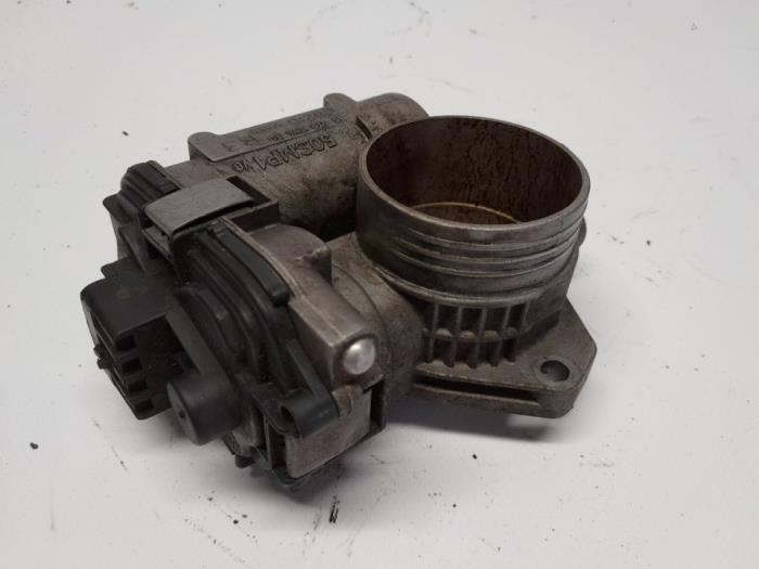 Gebrauchte Drosselklappengehäuse Peugeot 207/207+ (WA/WC/WM) 1.4 16V Preis € 42,00 Margenregelung angeboten von Reclycar De Boer BV