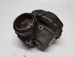 Usados Cuerpo de válvula de mariposa Peugeot 2008 (CU) 1.6 Blue HDi 100 Precio € 63,00 Norma de margen ofrecido por Reclycar De Boer BV