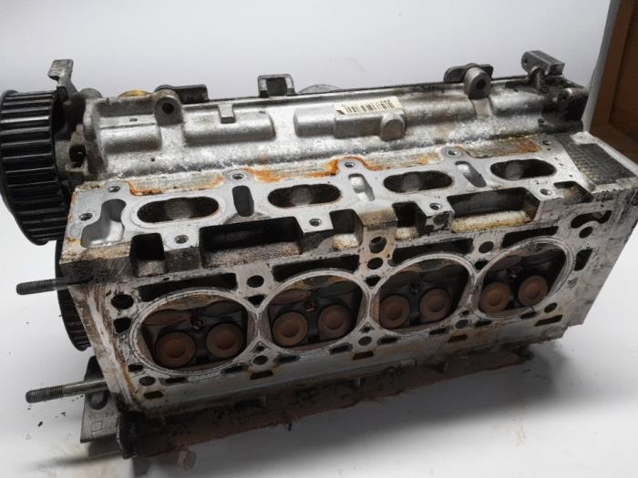 Cylinder head from a Renault Twingo (C06) 1.2 2003