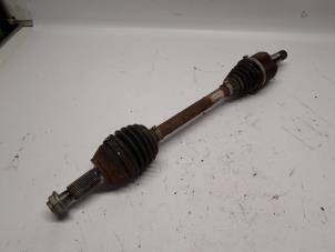 Begagnade Drivaxel, vänster fram Ford Fiesta 6 (JA8) 1.0 Ti-VCT 12V 65 Pris € 42,00 Marginaltabell erbjuds av Reclycar De Boer BV