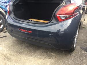 Begagnade Bakre stötfångare Peugeot 208 I (CA/CC/CK/CL) 1.2 Vti 12V PureTech Pris € 220,50 Marginaltabell erbjuds av Reclycar De Boer BV