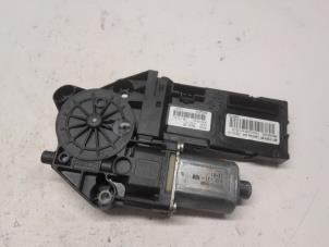 Begagnade Motor, dörrfönster Renault Megane III Grandtour (KZ) 1.2 16V TCE 115 Pris € 31,50 Marginaltabell erbjuds av Reclycar De Boer BV