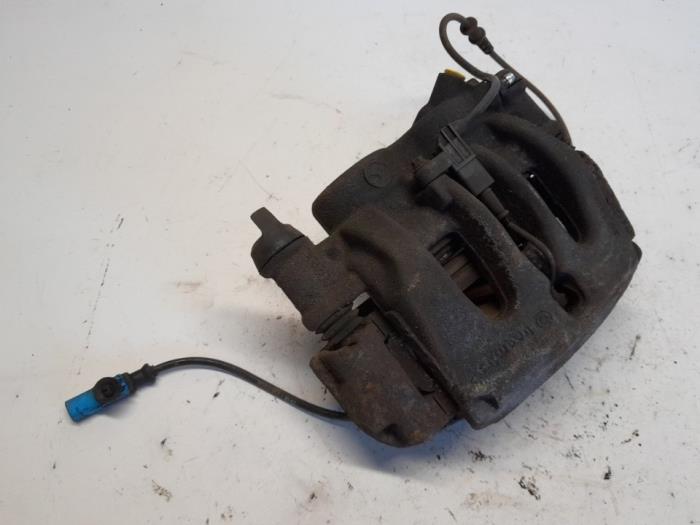 Gebrauchte Bremszange links vorne Volkswagen Crafter 2.5 TDI 30/32/35/46/50 Preis € 36,75 Margenregelung angeboten von Reclycar De Boer BV