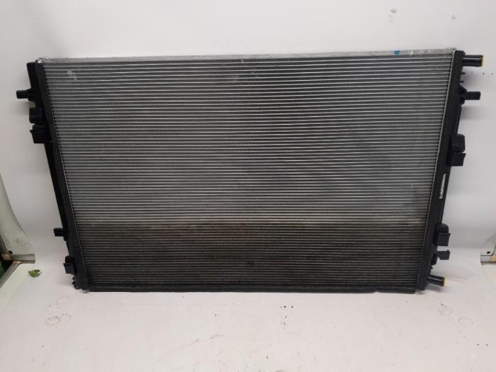 Used Radiator Renault Austral 1.2 E-Tech Hybrid 200 Price € 315,00 Margin scheme offered by Reclycar De Boer BV