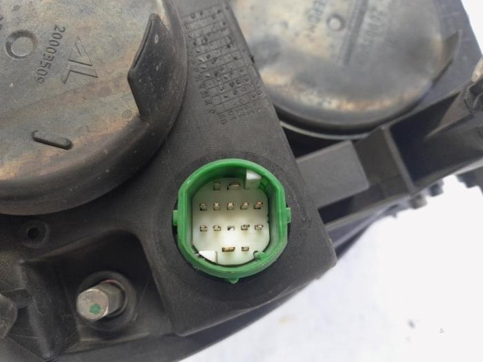 Faro izquierda de un Alfa Romeo Giulietta (940) 1.4 TB 16V MultiAir 2016
