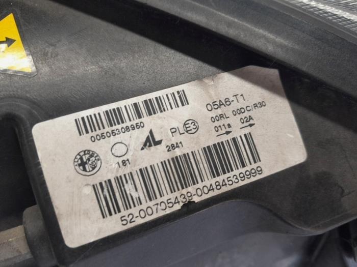 Faro izquierda de un Alfa Romeo Giulietta (940) 1.4 TB 16V MultiAir 2016