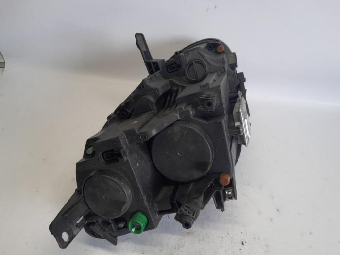 Faro izquierda de un Alfa Romeo Giulietta (940) 1.4 TB 16V MultiAir 2016