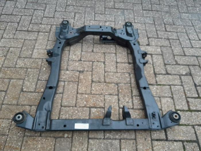 Gebrauchte Unterrahmen Opel Astra J Sports Tourer (PD8/PE8/PF8) 1.4 16V ecoFLEX Preis € 52,50 Margenregelung angeboten von Reclycar De Boer BV
