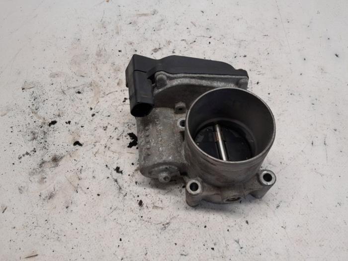 Usagé Boitier papillon Volkswagen Polo IV (9N1/2/3) 1.4 16V Prix € 36,75 Règlement à la marge proposé par Reclycar De Boer BV