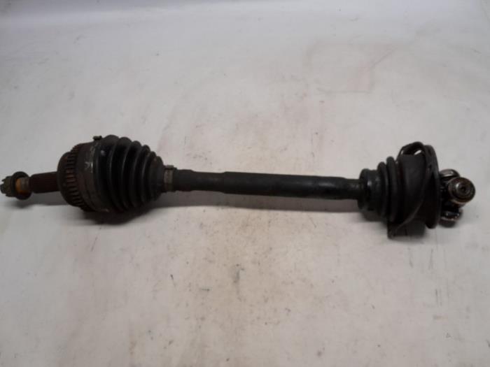 Gebrauchte Antriebswelle links vorne Renault Master II (FD/HD) 2.5 dCi 16V Preis € 49,35 Margenregelung angeboten von Reclycar De Boer BV