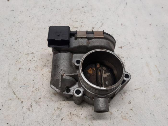 Usagé Boîtier accélérateur Peugeot 206 (2A/C/H/J/S) 1.6 16V Prix € 15,75 Règlement à la marge proposé par Reclycar De Boer BV