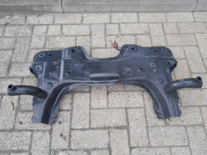 Usados Subchasis Opel Combo 1.6 CDTI 16V Precio € 52,50 Norma de margen ofrecido por Reclycar De Boer BV