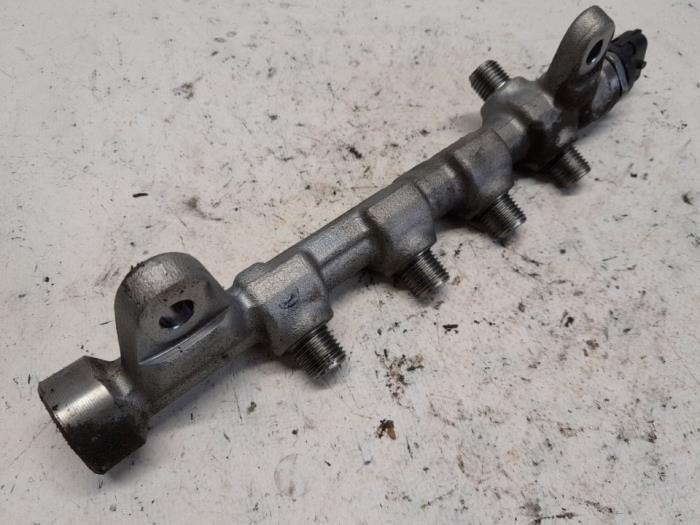 Gebrauchte Kraftstoffverteiler Fiat Tipo (356W/357W) 1.6 D 16V Multijet Preis € 36,75 Margenregelung angeboten von Reclycar De Boer BV