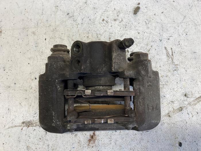 Gebrauchte Bremszange links hinten Toyota RAV4 (A2) 1.8 16V VVT-i 4x2 Preis € 42,00 Margenregelung angeboten von Reclycar De Boer BV