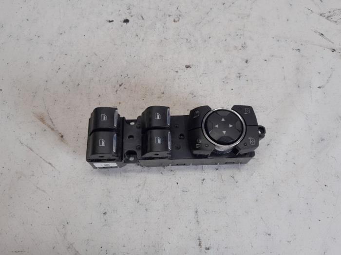 Usados Interruptor de ventanilla eléctrica Ford S-Max (WPC) 2.0 TDCi 180 16V Precio € 52,50 Norma de margen ofrecido por Reclycar De Boer BV
