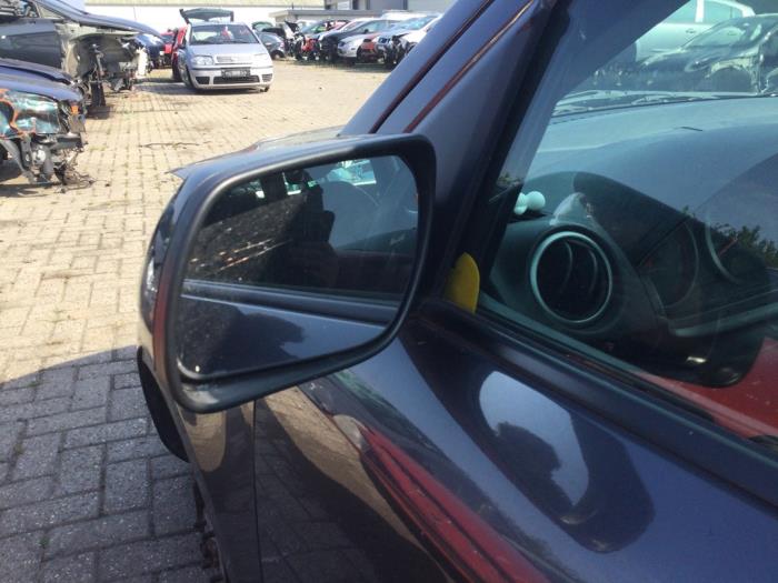 Używane Lusterko zewnetrzne lewe Mazda 2 (NB/NC/ND/NE) 1.4 16V Cena € 36,75 Procedura marży oferowane przez Reclycar De Boer BV