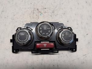Usagé Panneau de commandes chauffage Subaru Forester (SH) 2.0 16V BiFuel Prix € 105,00 Règlement à la marge proposé par Reclycar De Boer BV