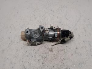 Usagé Serrure de contact + clé Subaru Forester (SH) 2.0 16V BiFuel Prix € 52,50 Règlement à la marge proposé par Reclycar De Boer BV