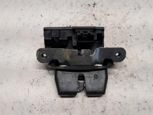 Gebrauchte Schließmechanik Heckklappe Ford Fiesta 6 (JA8) 1.0 SCI 12V 80 Preis € 26,25 Margenregelung angeboten von Reclycar De Boer BV