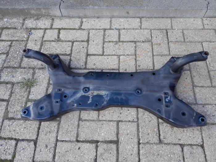 Gebrauchte Unterrahmen Peugeot 4007 (VU/VV) 2.2 HDiF 16V Preis € 52,50 Margenregelung angeboten von Reclycar De Boer BV