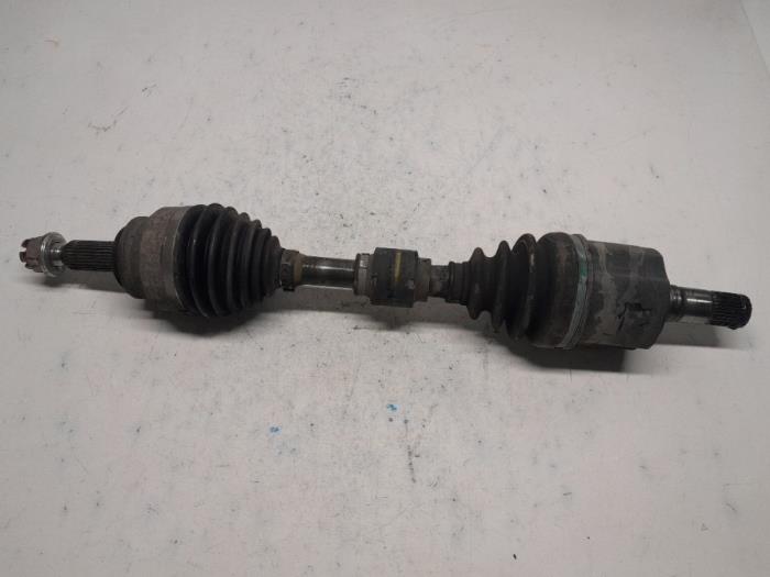 Gebrauchte Antriebswelle links vorne Peugeot 4007 (VU/VV) 2.2 HDiF 16V Preis € 100,00 Margenregelung angeboten von Reclycar De Boer BV