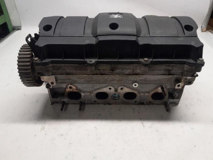 Usados Culata Peugeot 206 CC (2D) 1.6 16V Precio € 157,50 Norma de margen ofrecido por Reclycar De Boer BV