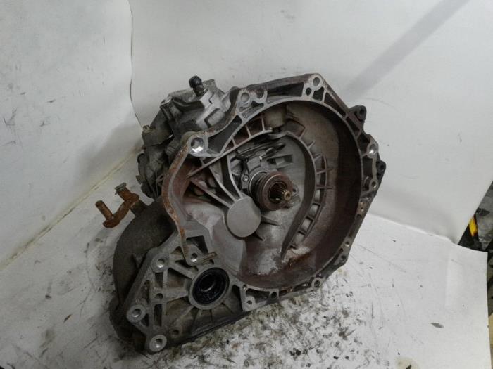 Gebrauchte Getriebe Opel Astra H SW (L35) 1.6 16V Twinport Preis € 262,50 Margenregelung angeboten von Reclycar De Boer BV