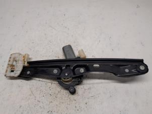 Używane Mechanizm szyby lewej tylnej wersja 4-drzwiowa BMW 1 serie (F20) 120i 1.6 16V Cena € 36,75 Procedura marży oferowane przez Reclycar De Boer BV