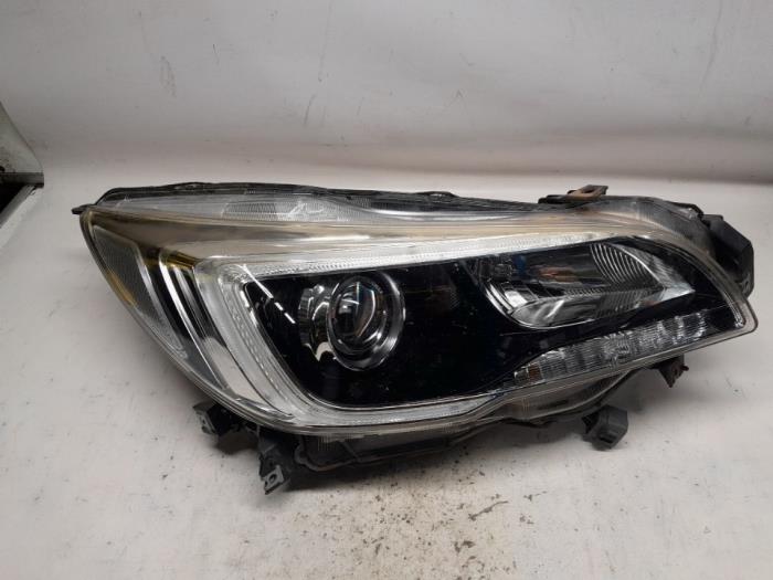 Używane Reflektor prawy Subaru Outback (BS) 2.0 D 16V Cena € 525,00 Procedura marży oferowane przez Reclycar De Boer BV