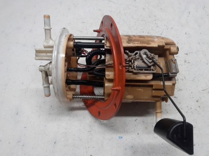 Usagé Pompe à carburant Subaru Outback (BS) 2.0 D 16V Prix € 78,75 Règlement à la marge proposé par Reclycar De Boer BV