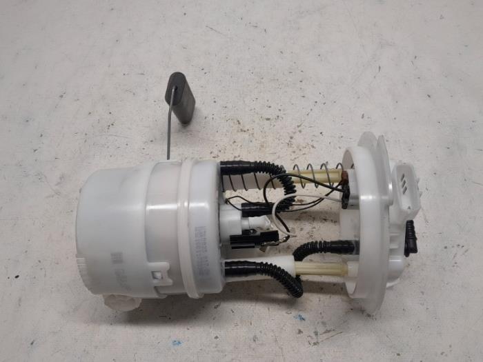 Usagé Pompe à carburant Dacia Sandero III 1.0 TCe 100 12V ECO-G Prix € 90,30 Règlement à la marge proposé par Reclycar De Boer BV