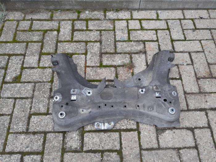 Usados Subchasis Renault Clio IV (5R) 0.9 Energy TCE 90 12V Precio € 52,50 Norma de margen ofrecido por Reclycar De Boer BV