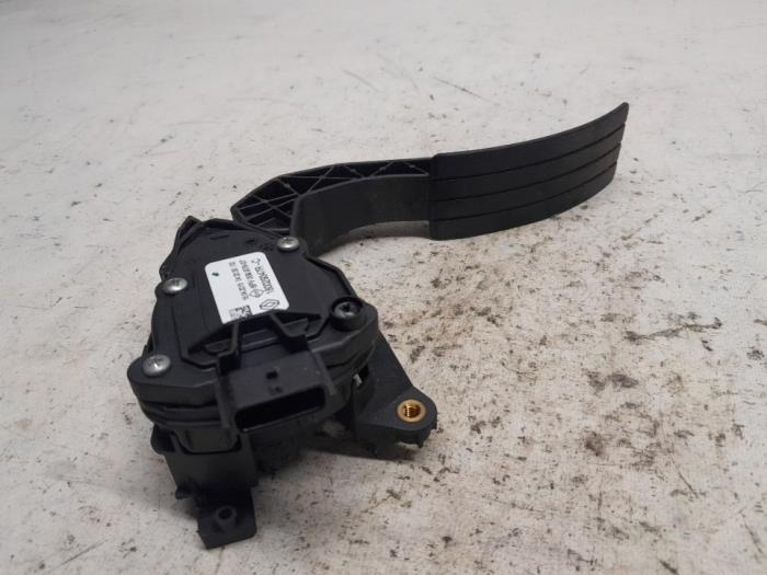 Begagnade Gaspedalsensor Renault Clio IV (5R) 0.9 Energy TCE 90 12V Pris € 36,75 Marginaltabell erbjuds av Reclycar De Boer BV