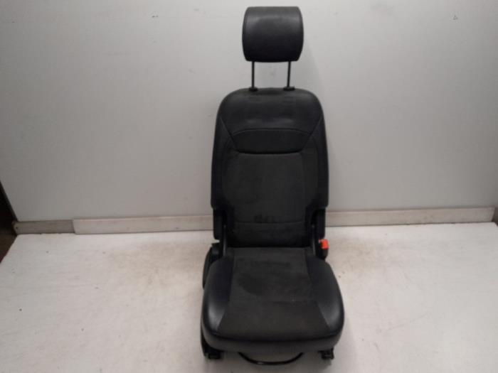 Używane Fotel tylny Ford S-Max (GBW) 2.0 TDCi 16V 140 Cena € 52,50 Procedura marży oferowane przez Reclycar De Boer BV