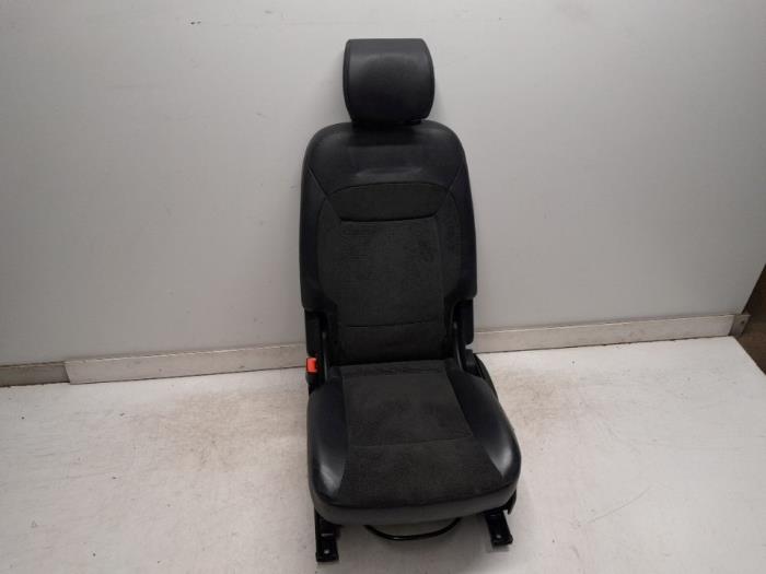 Używane Fotel tylny Ford S-Max (GBW) 2.0 TDCi 16V 140 Cena € 52,50 Procedura marży oferowane przez Reclycar De Boer BV