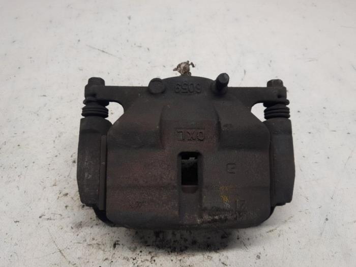 Gebrauchte Bremszange links vorne Nissan Qashqai (J10) 1.5 dCi DPF Preis € 21,00 Margenregelung angeboten von Reclycar De Boer BV