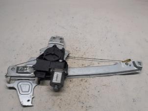 Używane Mechanizm szyby prawej tylnej wersja 4-drzwiowa Citroen C5 III Tourer (RW) 2.0 HDiF 16V Cena € 36,75 Procedura marży oferowane przez Reclycar De Boer BV