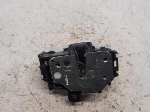 Gebrauchte Türschlossmechanik 2-türig links Fiat 500 (312) 1.0 Hybrid Preis € 36,75 Margenregelung angeboten von Reclycar De Boer BV