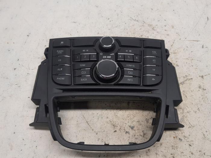 Używane Panel obslugi radia Opel Meriva (B) 1.7 CDTI 16V Cena € 63,00 Procedura marży oferowane przez Reclycar De Boer BV