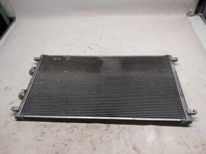 Usagé Radiateur clim Nissan Leaf (ZE0) Leaf Prix € 26,25 Règlement à la marge proposé par Reclycar De Boer BV