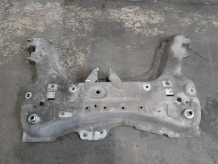 Used Subframe Renault Clio IV (5R) 0.9 Energy TCE 90 12V Price € 78,75 Margin scheme offered by Reclycar De Boer BV