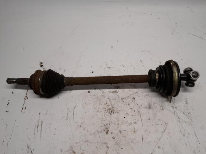 Gebrauchte Antriebswelle links vorne Renault Twingo (C06) 1.2 Preis € 26,25 Margenregelung angeboten von Reclycar De Boer BV