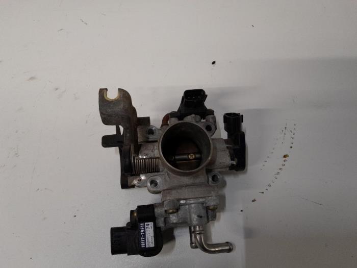 Gebrauchte Drosselklappengehäuse Suzuki Alto (RF410) 1.1 16V Preis € 36,75 Margenregelung angeboten von Reclycar De Boer BV