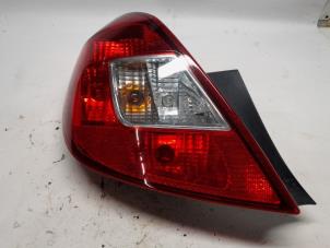 Używane Tylne swiatlo pozycyjne lewe Opel Corsa D 1.4 16V Twinport Cena € 31,50 Procedura marży oferowane przez Reclycar De Boer BV