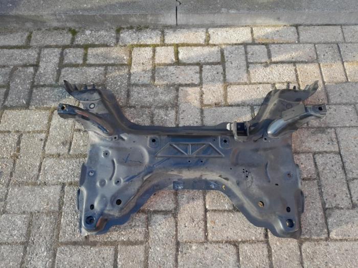 Begagnade Underram Peugeot 308 CC (4B) 1.6 16V THP 150 Pris € 78,75 Marginaltabell erbjuds av Reclycar De Boer BV