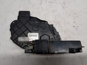 Usagé Serrure portière mécanique 4portes avant gauche Ford S-Max (GBW) 2.0 TDCi 16V 140 Prix € 26,25 Règlement à la marge proposé par Reclycar De Boer BV
