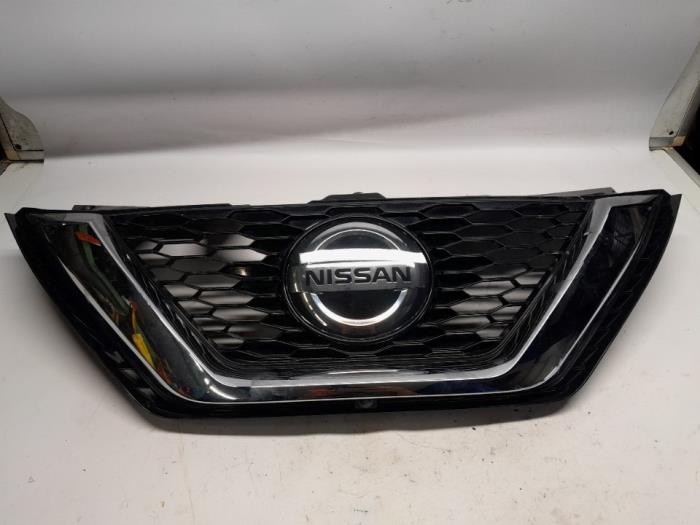 Używane Grill Nissan Qashqai (J11) 1.3 DIG-T 160 16V Cena € 157,50 Procedura marży oferowane przez Reclycar De Boer BV