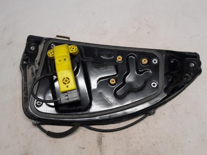 Freelander 2 Rear Rear Window Rear door window mechanism 4-door, left Landrover Freelander II 2.2 td4 ...