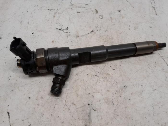 Usagé Injecteurs Renault Clio IV Estate/Grandtour (7R) 1.5 Energy dCi 90 FAP Prix € 36,75 Règlement à la marge proposé par Reclycar De Boer BV