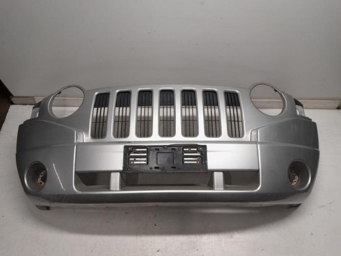 Usados Parachoques Jeep Compass I (MK49) 2.0 CRD 16V 4x4 Precio € 210,00 Norma de margen ofrecido por Reclycar De Boer BV